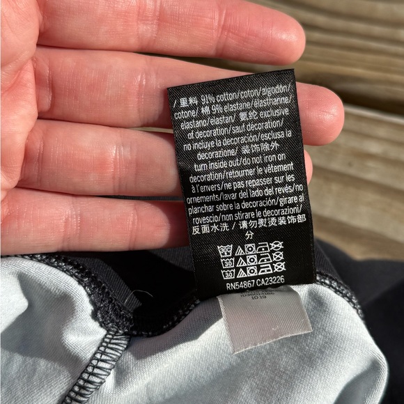 PINK Victoria's Secret Black Cherry Leggings - Picture 5 of 6